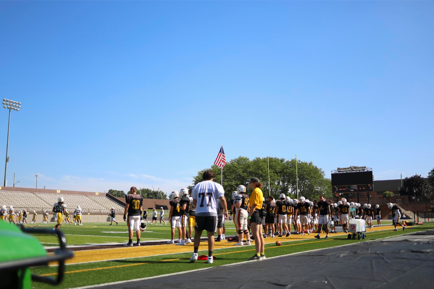 Baldwin Wallace football team won 48-10 to the Fighting Scots. 