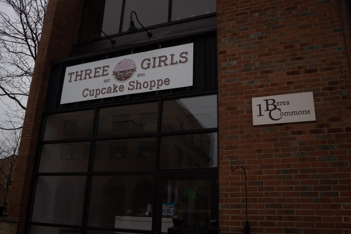 The vacant space for Three Girls Cupcake Shoppe that closed over students winter break. 